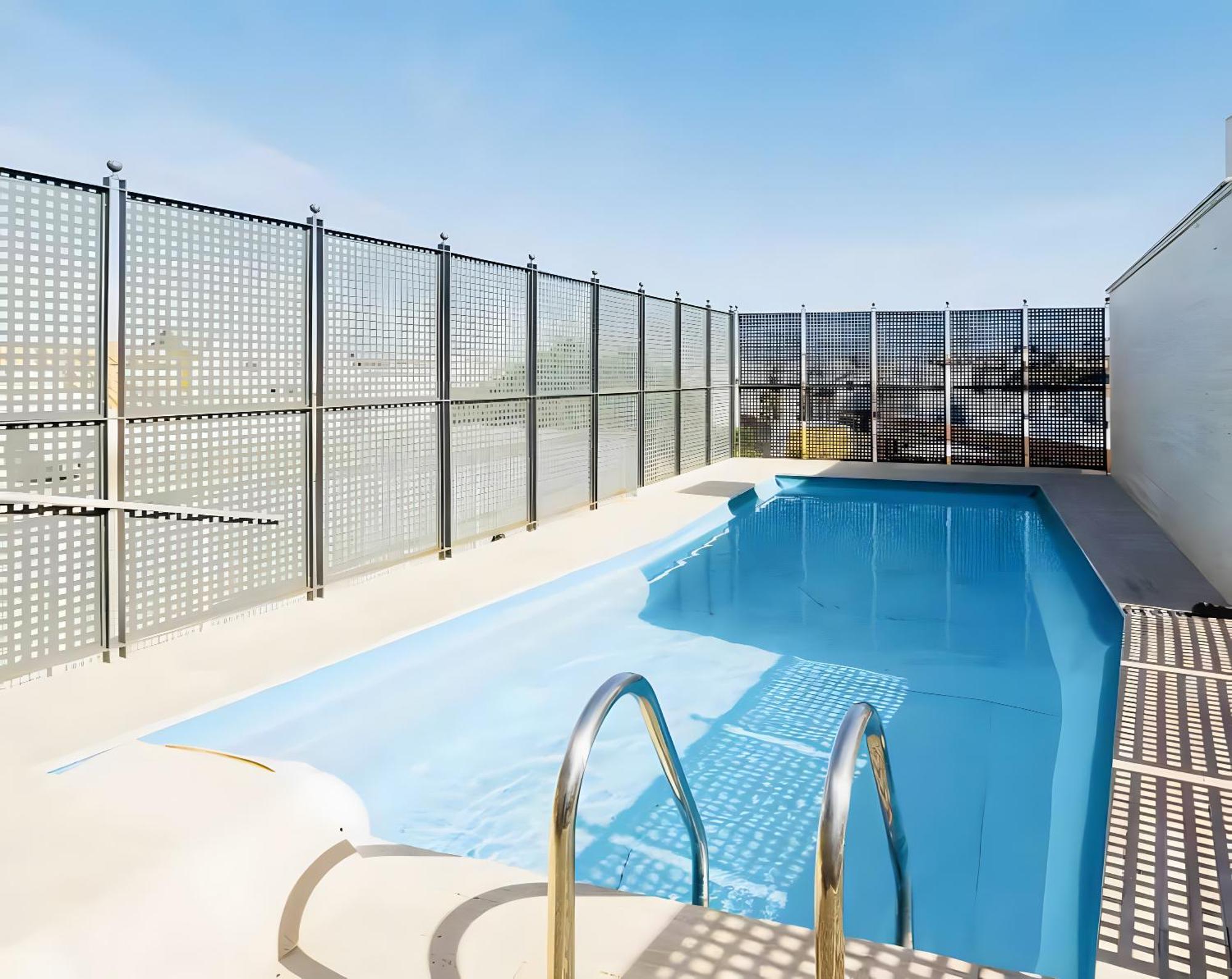Centro Con Piscina Sevilla